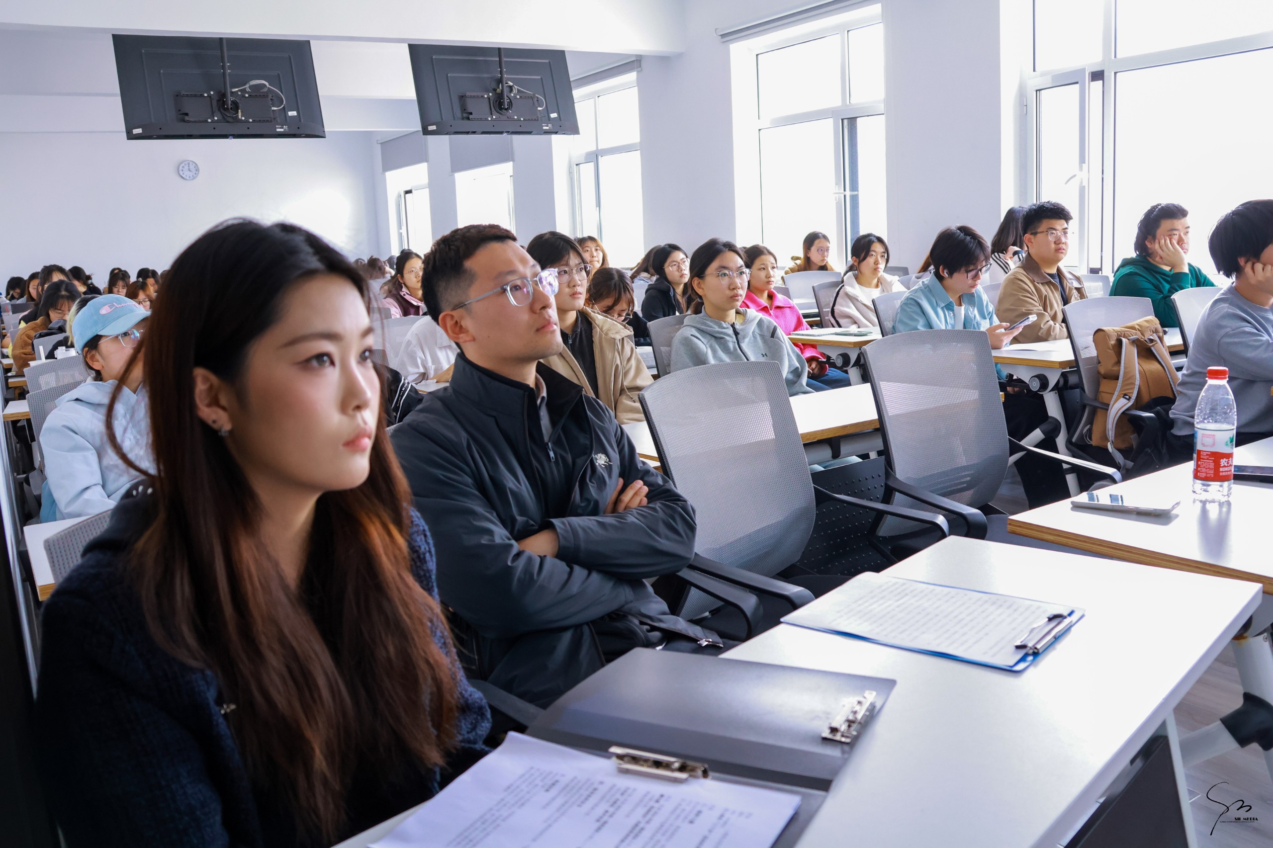情系基层，筑梦乡野|萨里国际学院 2026 年 “三下乡” 社会实践宣讲会顺利举办