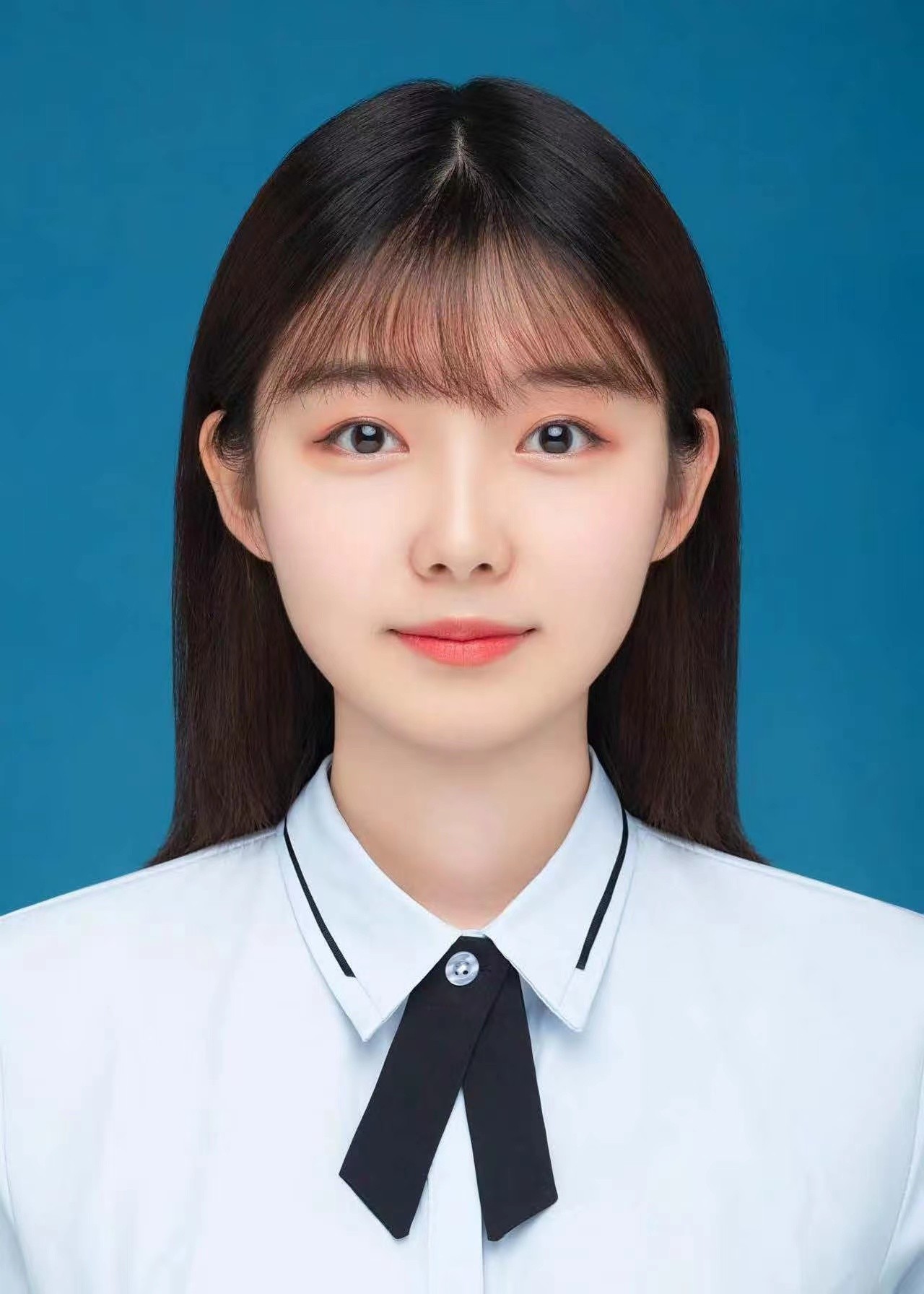 肖依含